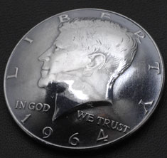 オールドケネディ-1964コインコンチョいぶし銀<横顔>ネジ式