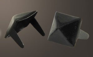 ピラミッドスポッツ・ブラック＜12.5mm＞(5コ)