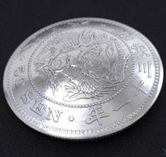 竜50銭銀貨（裏）ボタンループ式