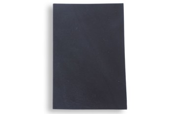 ＜ｵｰｸｼｮﾝ・ｱｳﾄﾚｯﾄ＞ヌメ革（ツヤあり） ブラック 裁ち革 10 cm × 14.8 cm（ハガキサイズ）(厚さ：5.0 mm前後)